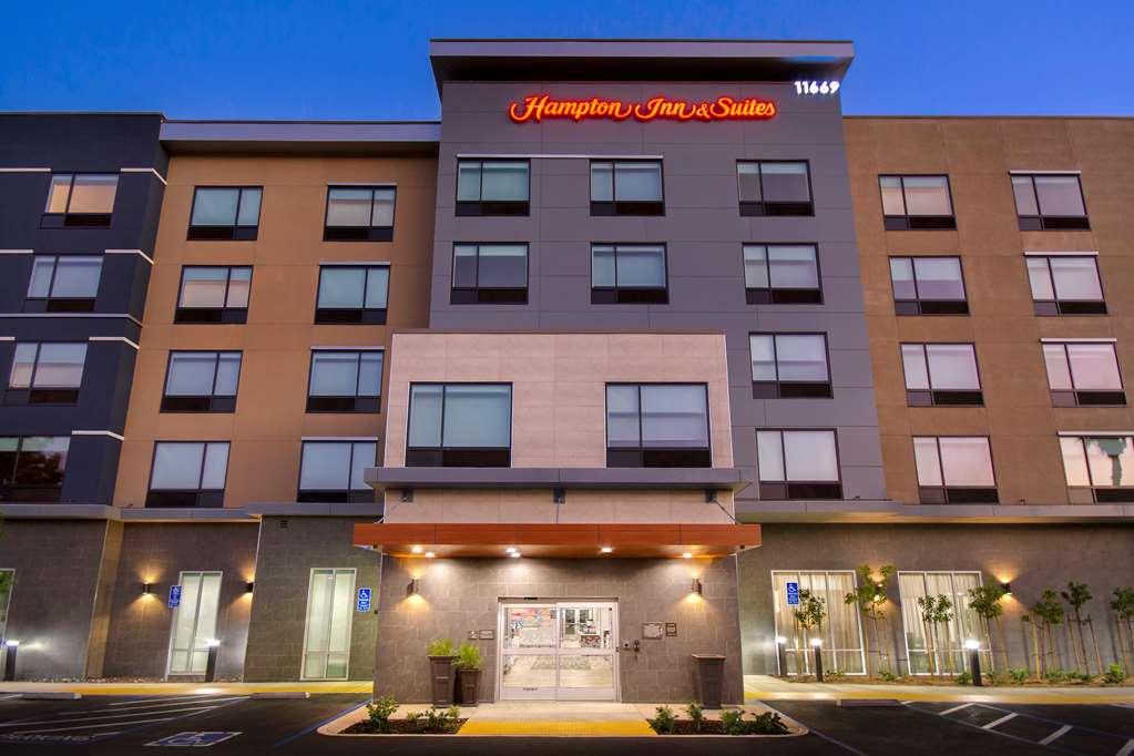 Hampton Inn & Suites Ontario Rancho Cucamonga Exteriör bild
