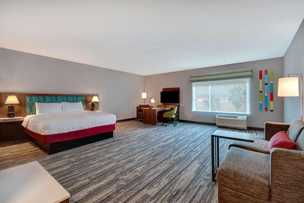 Hampton Inn & Suites Ontario Rancho Cucamonga Rum bild